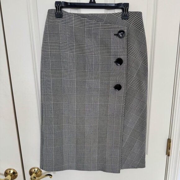 T Tahari Skirt Sz 10 Medium Black White Striped Plaid Pattern Wrap Pencil - Picture 1 of 4